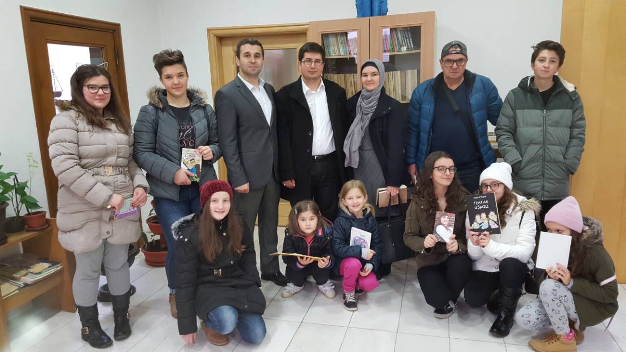 image 0 02 05 301598ebf9456fd43f2a2408df4e5e1527ee30660818f376172bc739b6cafea3 V